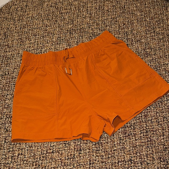 sápopa Pants - Bright Orange Women's Athletic Shorts